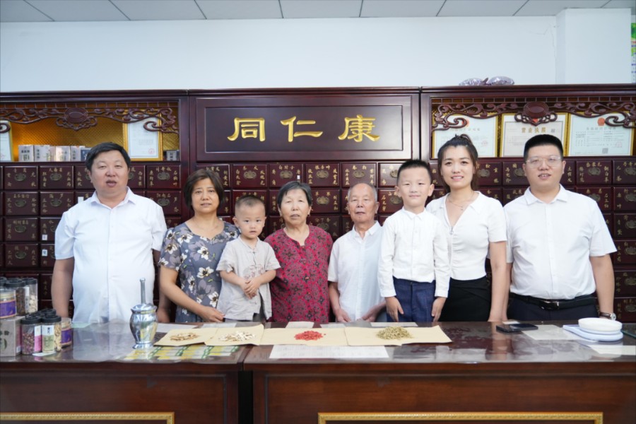 31年客流不減！這家四世同堂的老店有哪些經(jīng)營秘訣？