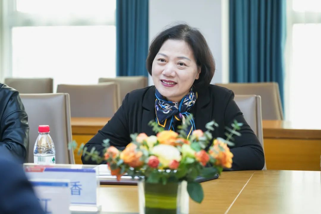 湖南省婦聯(lián)副主席盧妹香一行考察調(diào)研恒昌醫(yī)藥集團(tuán)