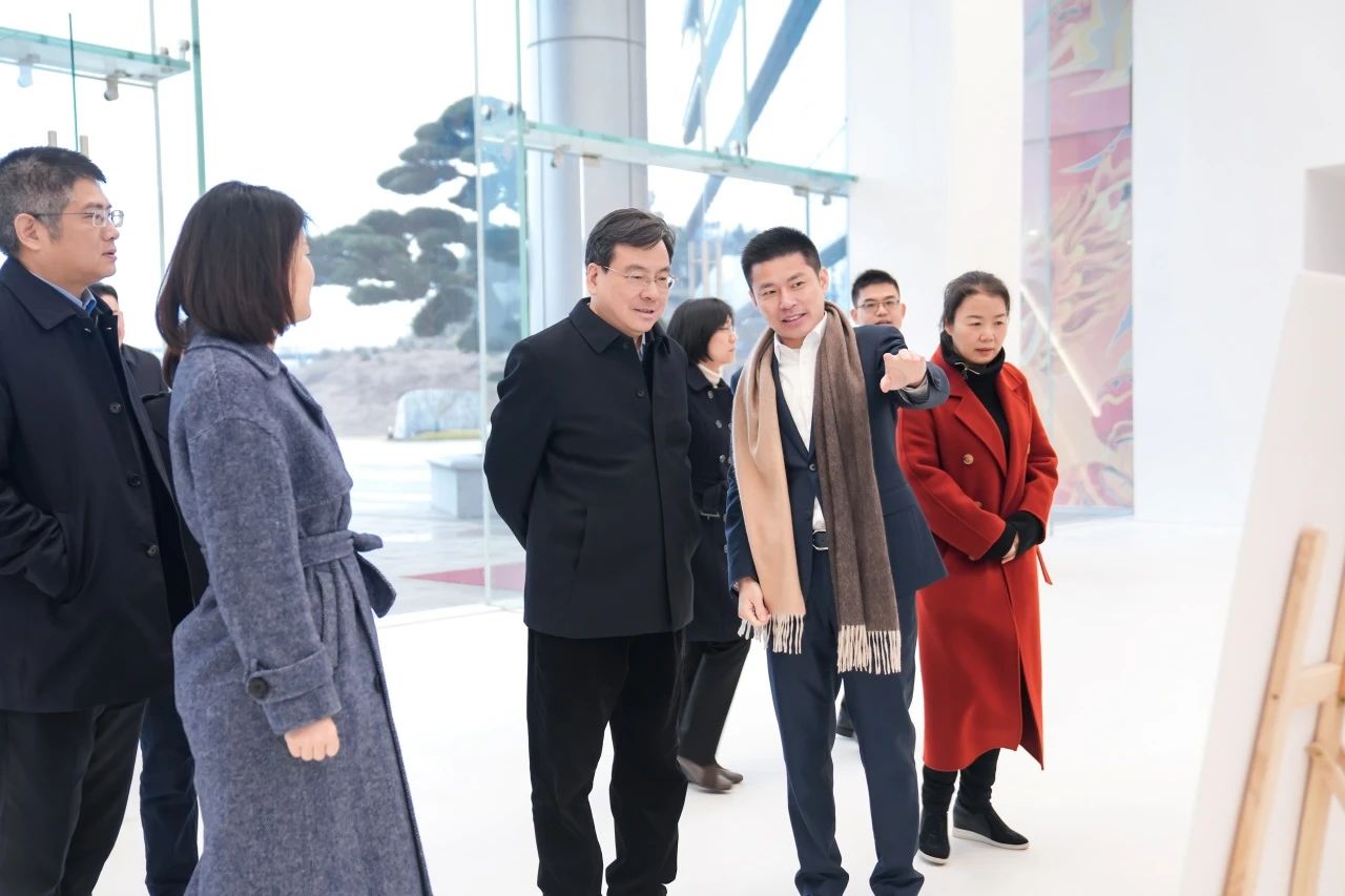 湖南省政協(xié)副主席、省工商聯(lián)主席張健蒞臨恒昌醫(yī)藥集團(tuán)調(diào)研指導(dǎo)